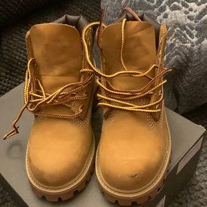 Worn kids timberland premium waterproof boot wheat size 9c
